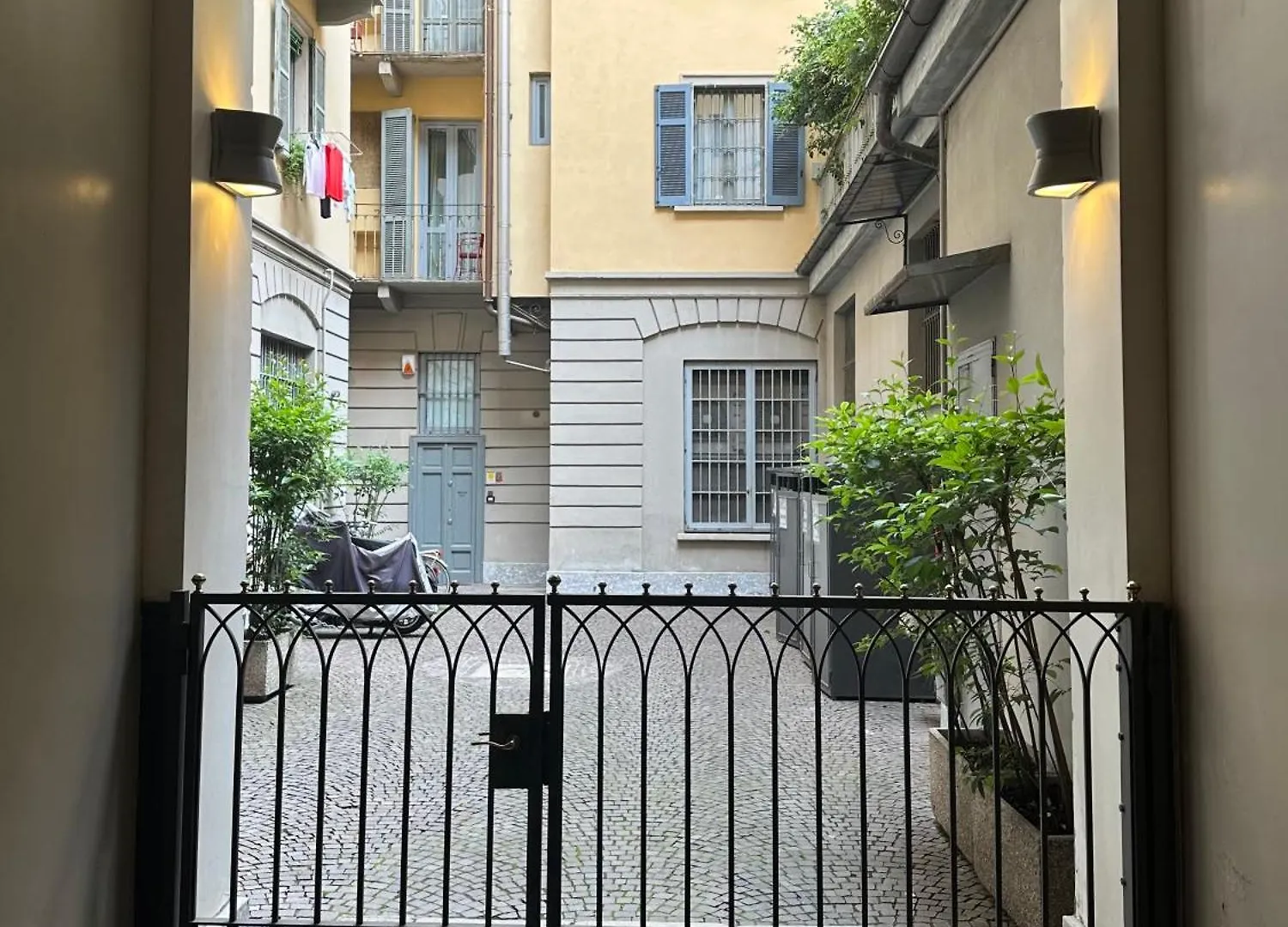Nuova Struttura Luxury Milano II 0*, Milan Italy