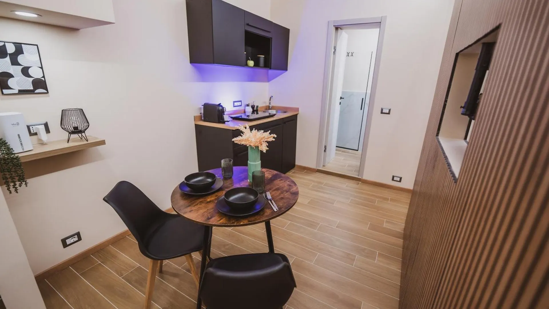 Nuova Struttura Luxury Milano II 0*, Milan